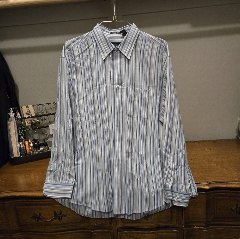 Van Heusen Men's Striped Dress Shirt, EUC